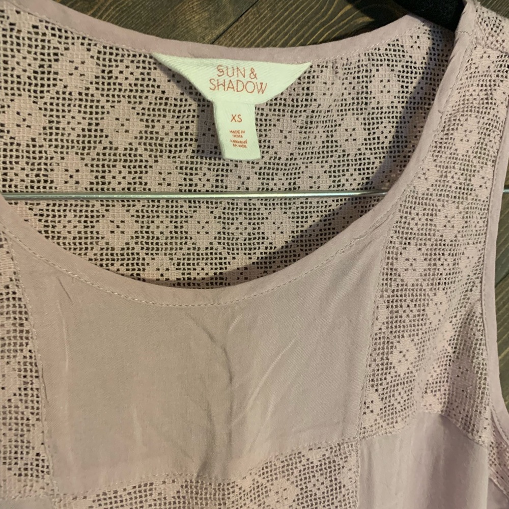 Sun & Shadow lacey tank - Picture 3 of 5